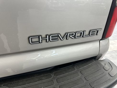 Used 2004 Chevrolet Suburban LT w/ Preferred Equipment Group image 7