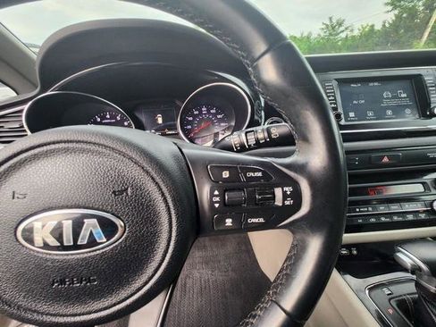 Used 2017 Kia Sedona EX FWD image 13