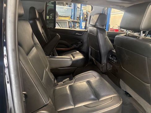 Used 2019 Chevrolet Suburban Premier image 5