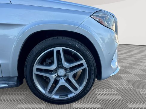 Used 2017 Mercedes-Benz GLS 550 4MATIC image 31