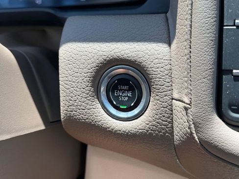 Used 2024 GMC Yukon XL Denali RWD image 26