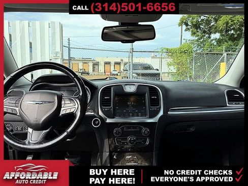 Used 2016 Chrysler 300 C RWD image 12