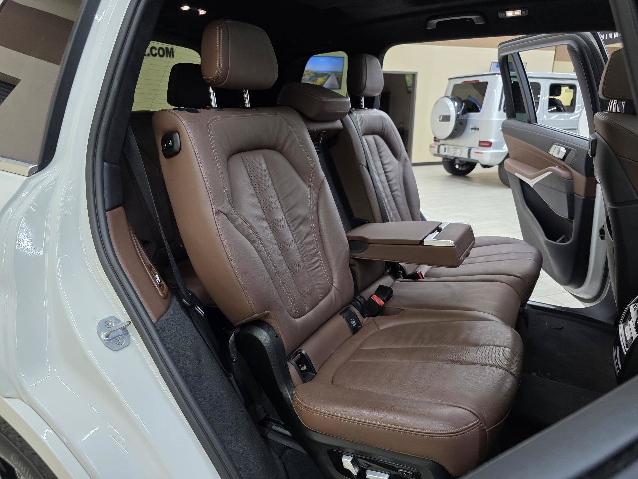 Used 2020 BMW X7 xDrive40i w/ Premium Package AWD/4WD image 24