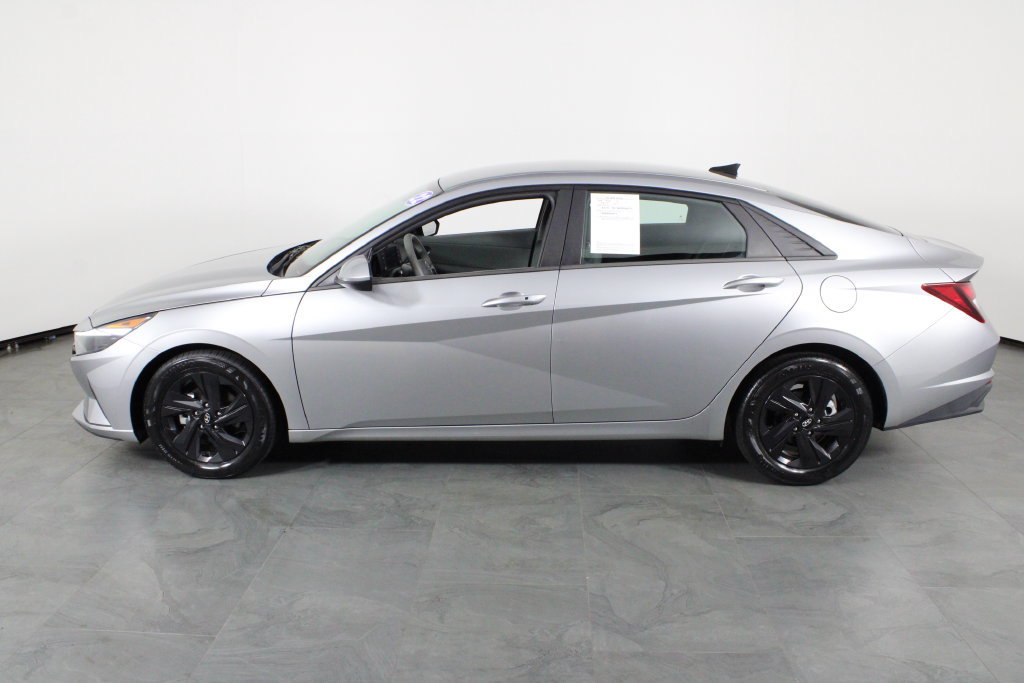 Certified 2022 Hyundai Elantra SEL FWD image 14