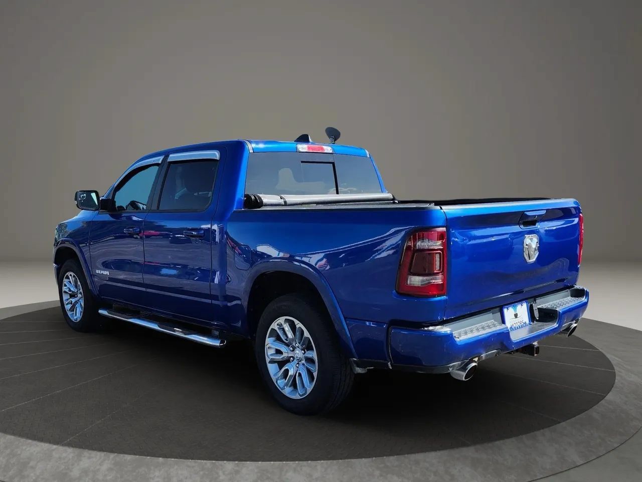 Used 2019 RAM 1500 Laramie w/ Sport Appearance Package AWD/4WD image 3