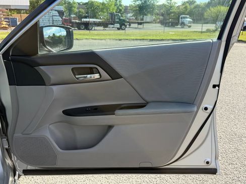 Used 2014 Honda Accord LX image 22