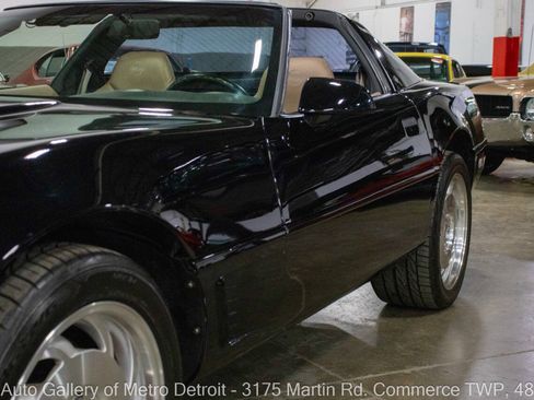 Used 1996 Chevrolet Corvette Coupe RWD image 22