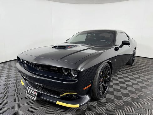 Used 2016 Dodge Challenger R/T Scat Pack RWD image 2