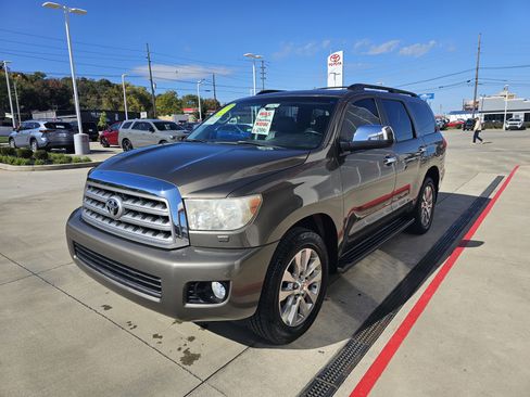 Used 2010 Toyota Sequoia Limited image 12