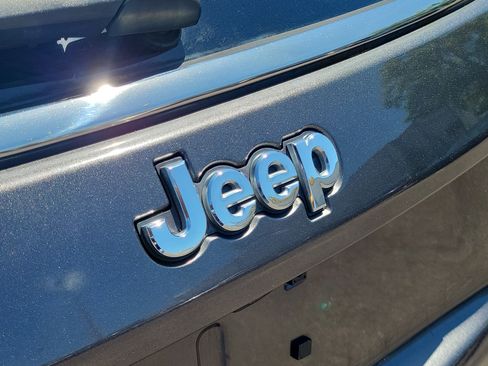 Used 2020 Jeep Compass Latitude w/ Popular Equipment Group image 9