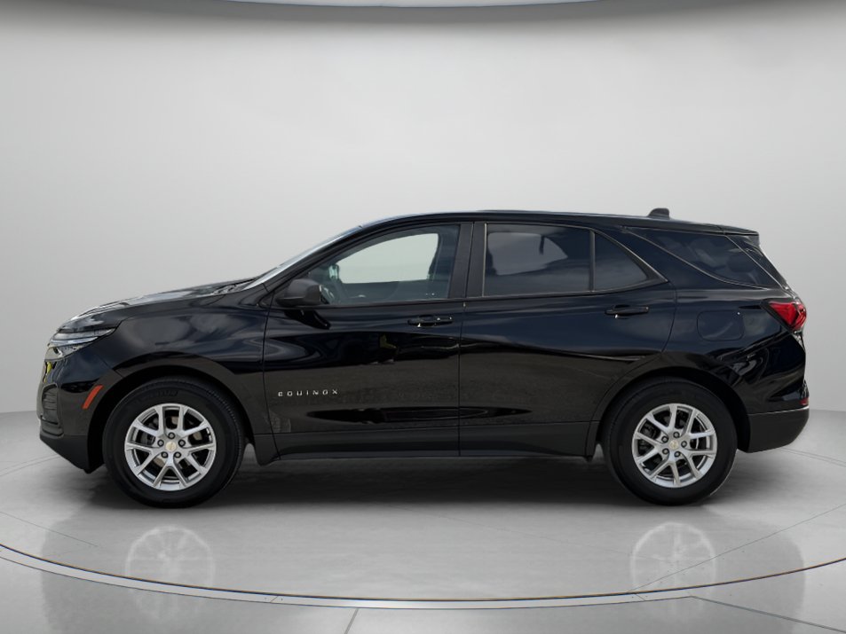 Used 2023 Chevrolet Equinox LS w/ LS Convenience Package FWD image 5