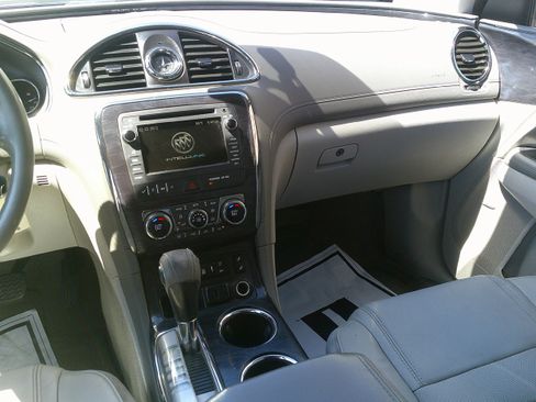 Used 2017 Buick Enclave Leather image 19