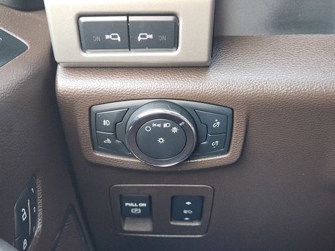 Used 2019 Ford F150 King Ranch w/ Equipment Group 601A Luxury AWD/4WD image 22