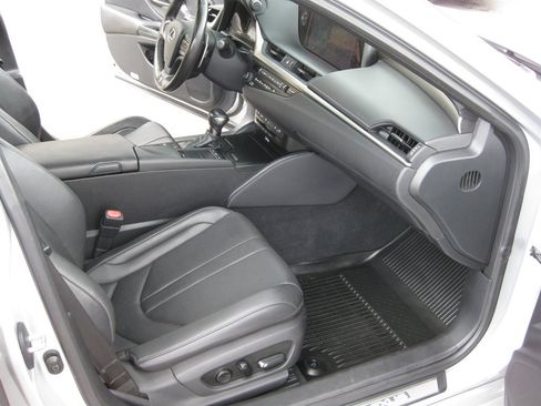 Used 2020 Lexus ES 350 F Sport w/ Accessory Package FWD image 35