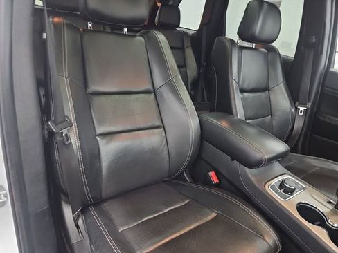 Used 2014 Jeep Grand Cherokee Limited w/ Luxury Group II AWD/4WD image 30