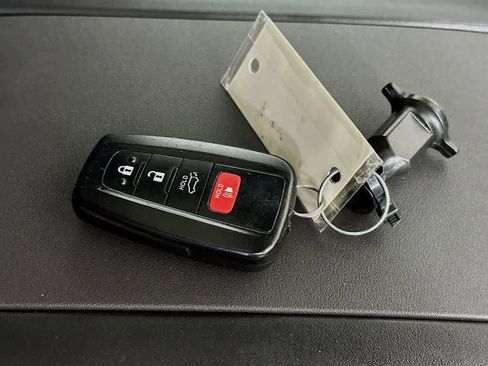 Used 2022 Toyota Highlander XSE image 21