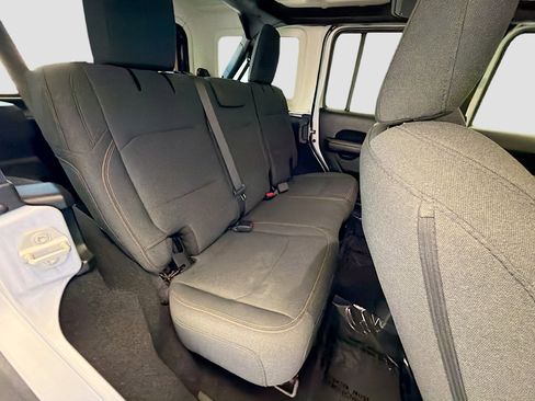 Used 2024 Jeep Wrangler Sport S image 14