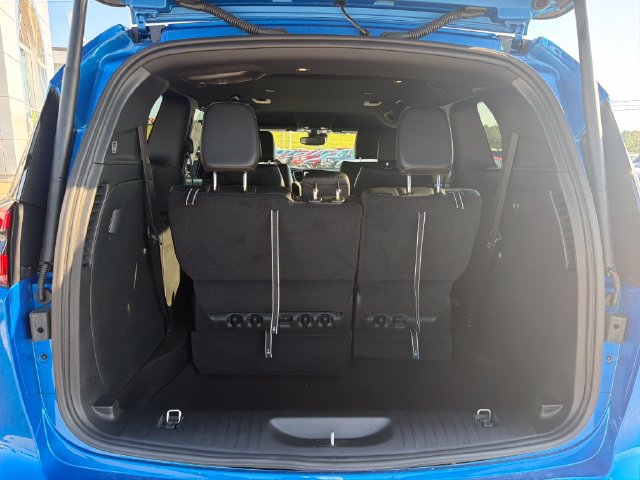 New 2027 Chrysler Pacifica Select FWD image 41