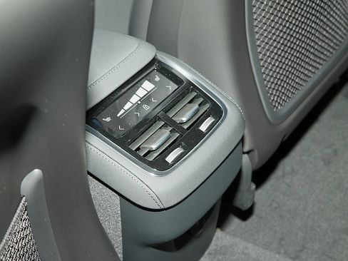 New 2025 Volvo XC90 B6 Plus w/ Protection Package image 20