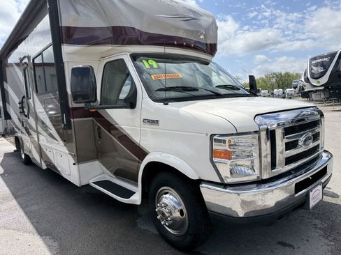 Used 2019 Ford E-450 and Econoline 450 Super Duty w/ Motorhome Prep Package RWD image 3
