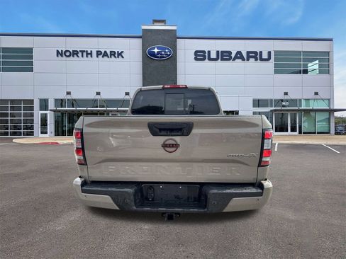Used 2022 Nissan Frontier PRO-4X w/ Pro-4X Premium Package image 4