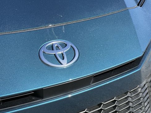 New 2026 Toyota Camry SE image 12