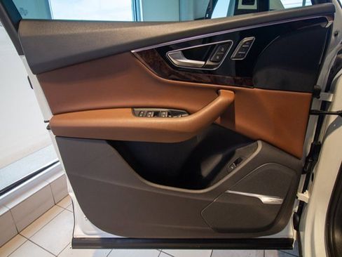 Used 2018 Audi Q7 3.0T Prestige image 8