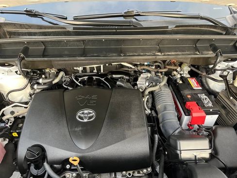 Used 2021 Toyota Highlander Platinum FWD image 14