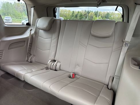 Used 2019 Cadillac Escalade Luxury AWD/4WD image 39