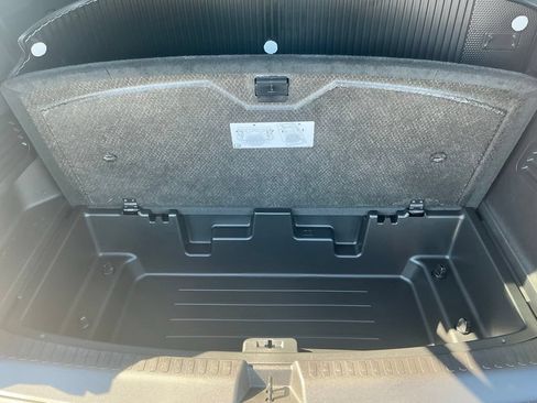 Used 2026 Chevrolet Traverse High Country w/ LPO, Floor Liner Package FWD image 40