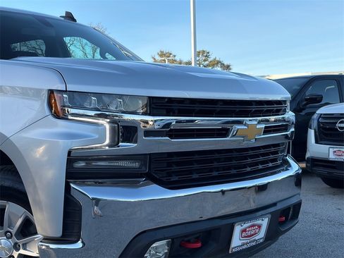 Used 2021 Chevrolet Silverado 1500 LT image 3