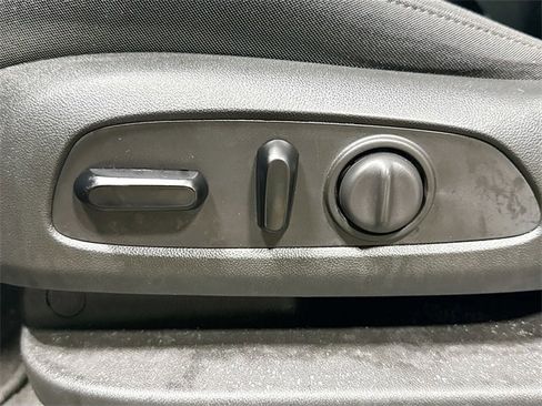 Used 2020 Chevrolet Blazer LT image 19