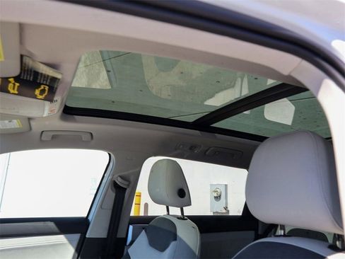 New 2026 Volkswagen Taos SE image 12