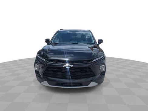 Used 2024 Chevrolet Blazer LT w/ Sound & Technology Package FWD image 3