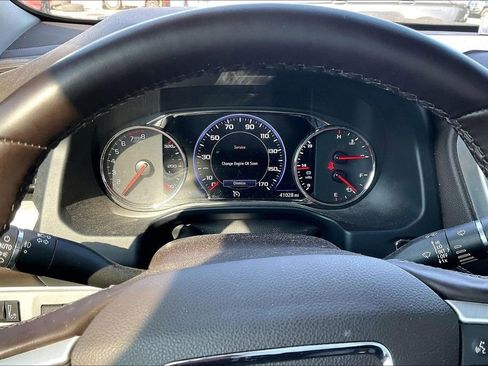 Used 2023 GMC Acadia SLT w/ Technology Package FWD image 13