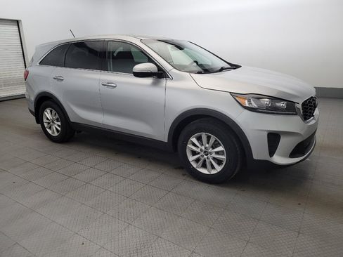 Used 2019 Kia Sorento LX image 11