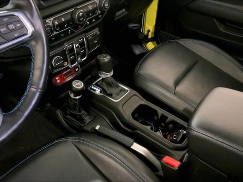 Used 2022 Jeep Wrangler Unlimited Rubicon 4xe w/ Cold Weather Group AWD/4WD image 21