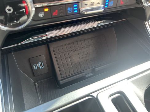 Used 2022 Ford F150 Raptor w/ Equipment Group 801A High AWD/4WD image 33