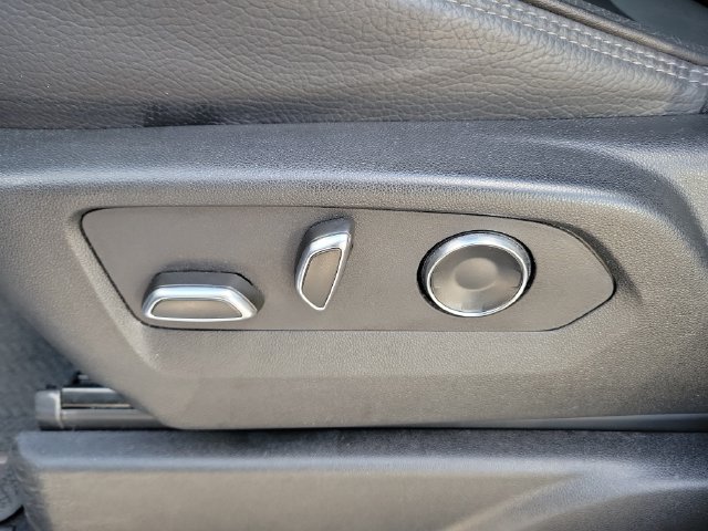 Certified 2025 GMC Yukon Denali AWD/4WD image 24