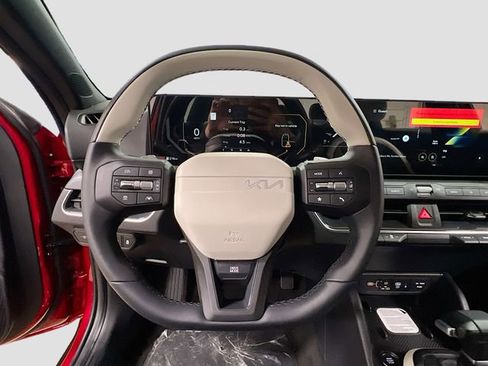 New 2025 Kia K4 GT-Line image 11