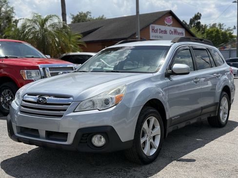 Used 2013 Subaru Outback 2.5i Premium AWD/4WD image 2