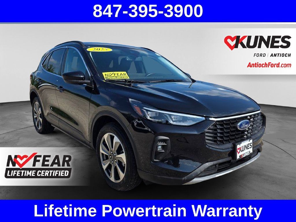 Certified 2025 Ford Escape Platinum AWD/4WD image 1