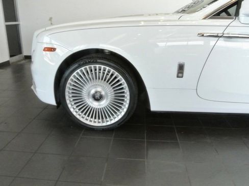 Used 2019 Rolls-Royce Dawn image 10