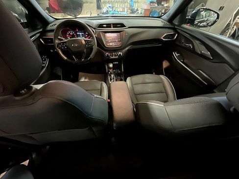 Used 2023 Chevrolet TrailBlazer RS image 3