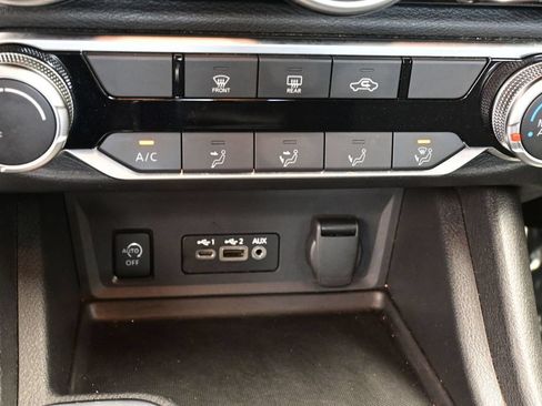 Used 2024 Nissan Sentra SV FWD image 30
