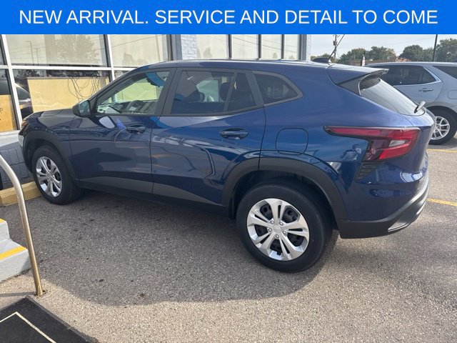Used 2024 Chevrolet Trax LS FWD image 15