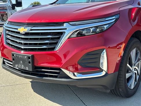 Used 2023 Chevrolet Equinox Premier AWD/4WD image 17