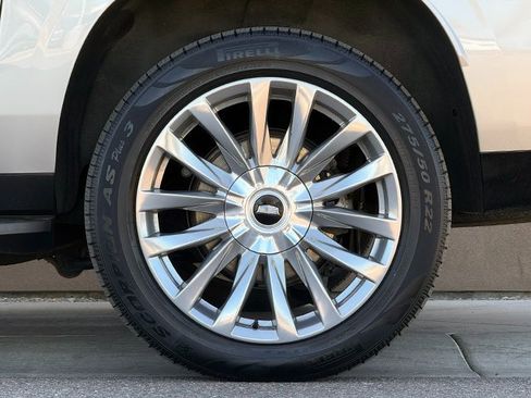 Used 2024 Cadillac Escalade ESV Premium Luxury image 31