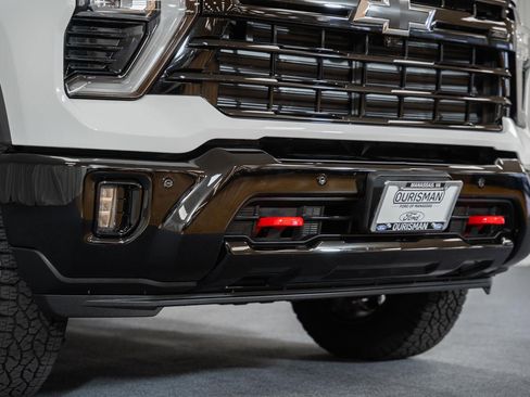 Used 2025 Chevrolet Silverado 2500 LT w/ Trail Boss Package image 11