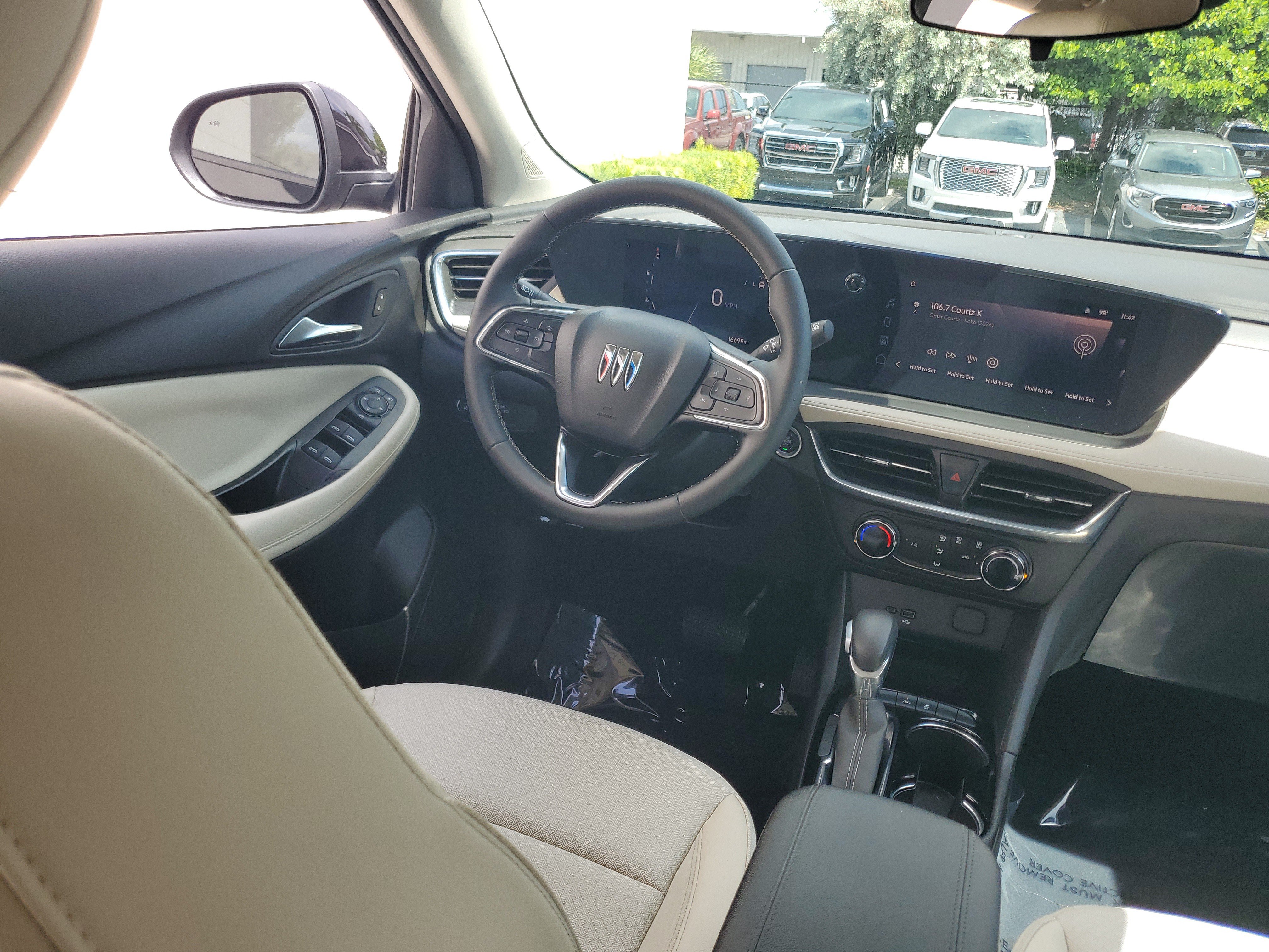Certified 2024 Buick Encore GX Preferred FWD image 13